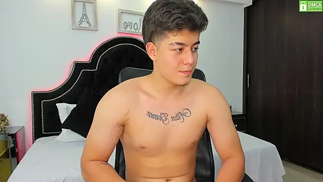 MaxxiCruz online show from 02-04-25, 01:02