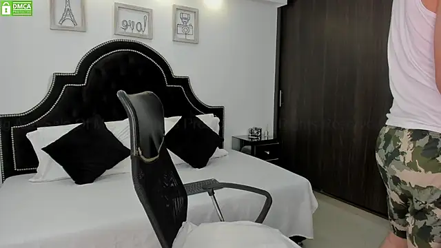 MaxxiCruz online show from 02-17-25, 05:32