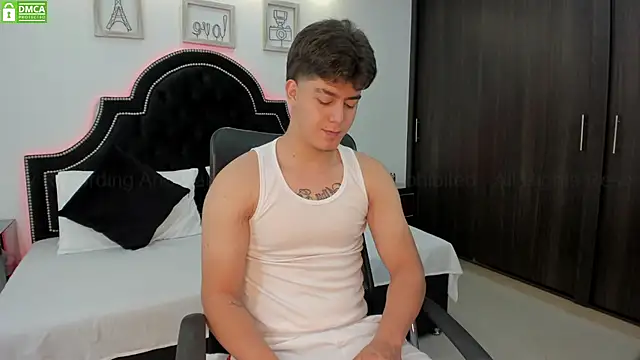 MaxxiCruz online show from 02-25-25, 05:47