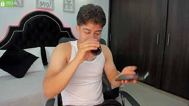 MaxxiCruz online show from 03-01-25, 05:38