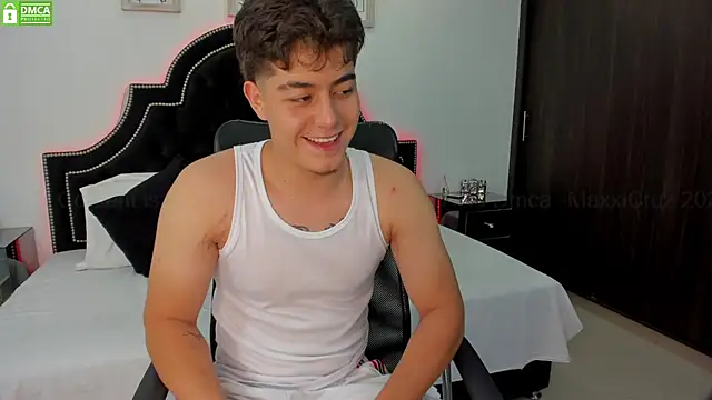 MaxxiCruz online show from 03-12-25, 08:08