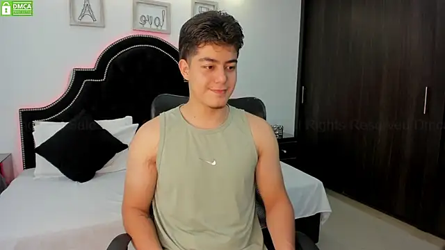 MaxxiCruz online show from 03-18-25, 02:04