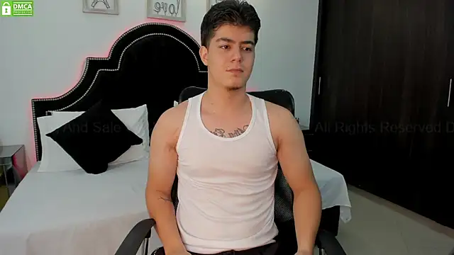 MaxxiCruz online show from 03-19-25, 01:43