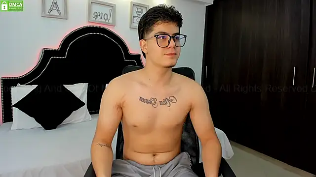 MaxxiCruz online show from 03-21-25, 01:45