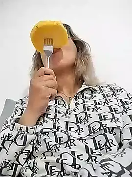 Snapshot of nina_carther chatting on 02-08-25, 12:49 nina carther online show from 02-08-25, 12:49
