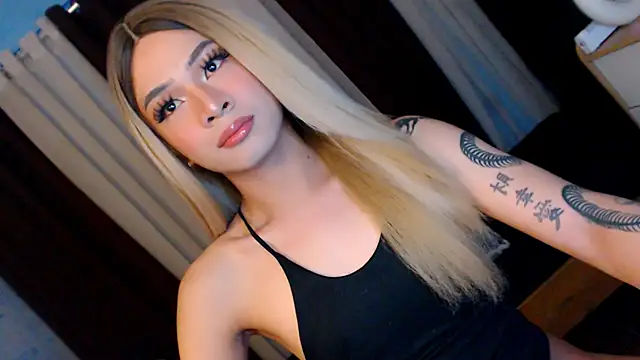 Snapshot of Dimpledimps69 chatting on 01-10-26, 10:39 Dimpledimps69 online show from 01-10-26, 10:39