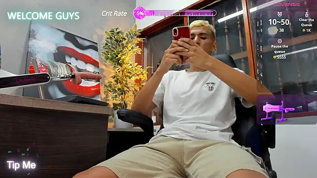 Snapshot of kieran_derek chatting on 01-17-25, 09:06 kieran derek online show from 01-17-25, 09:06