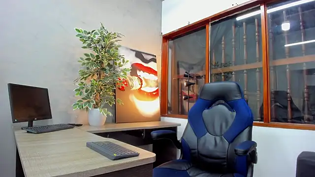 Snapshot of kieran_derek chatting on 02-01-25, 02:47 kieran derek online show from 02-01-25, 02:47