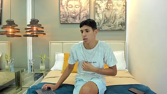 Snapshot of kieran_derek chatting on 11-05-25, 03:17 kieran derek online show from 11-05-25, 03:17