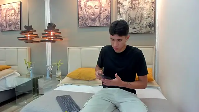 Snapshot of kieran_derek chatting on 11-15-25, 03:48 kieran derek online show from 11-15-25, 03:48