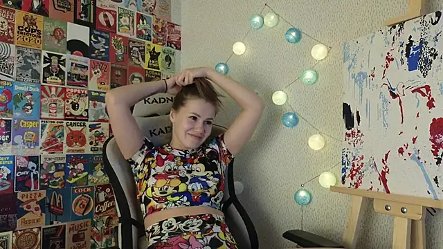 Snapshot of LittleLeen chatting on 12-02-24, 06:21 LittleLeen online show from 12-02-24, 06:21