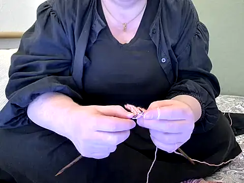 MarthaBriest online show from 05-06-26, 03:06