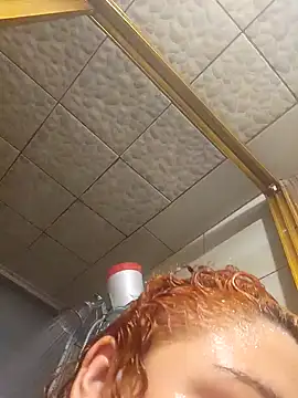 Snapshot of m0ondolly chatting on 09-27-25, 06:29 m0ondolly online show from 09-27-25, 06:29