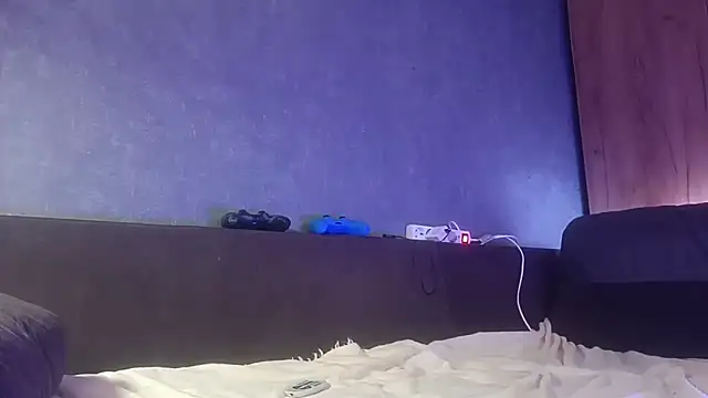 Snapshot of Hungry__Puppy chatting on 10-13-25, 07:36 Hungry Puppy online show from 10-13-25, 07:36