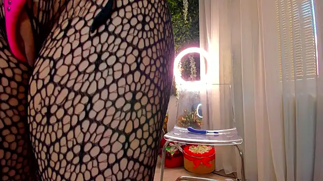 Snapshot of VivienCarter chatting on 03-19-25, 12:56 VivienCarter online show from 03-19-25, 12:56