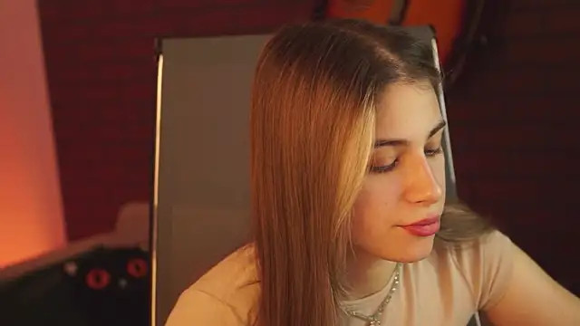 EllieCutes online show from 02-22-25, 08:18