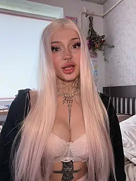 madelinexx online show from 06-17-26, 11:01