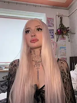 madelinexx online show from 06-18-26, 01:15