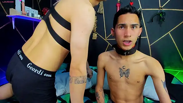 Snapshot of MillersKink chatting on 01-25-25, 12:06 MillersKink online show from 01-25-25, 12:06