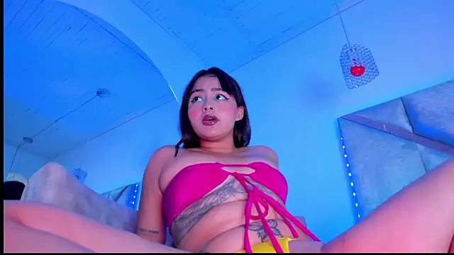 KimVelezz online show from 01-12-25, 07:10