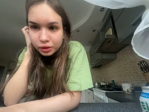 Snapshot of Roxie_Mils chatting on 07-17-26, 06:57 Roxie Mils online show from 07-17-26, 06:57