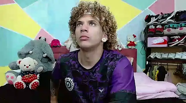 Snapshot of tylor_boy chatting on 01-12-25, 09:40 tylor boy online show from 01-12-25, 09:40