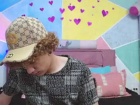 Snapshot of tylor_boy chatting on 09-23-25, 08:34 tylor boy online show from 09-23-25, 08:34