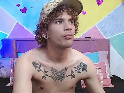 Snapshot of tylor_boy chatting on 10-06-25, 01:14 tylor boy online show from 10-06-25, 01:14