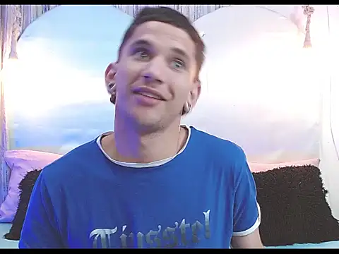 Snapshot of tylor_boy chatting on 01-11-26, 02:38 tylor boy online show from 01-11-26, 02:38