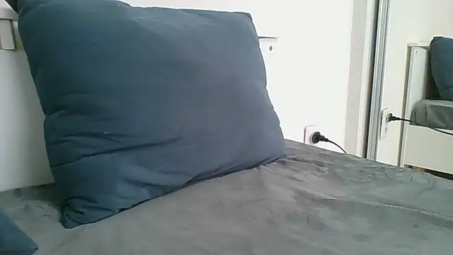 Emma 99 online show from 06-14-26, 07:21
