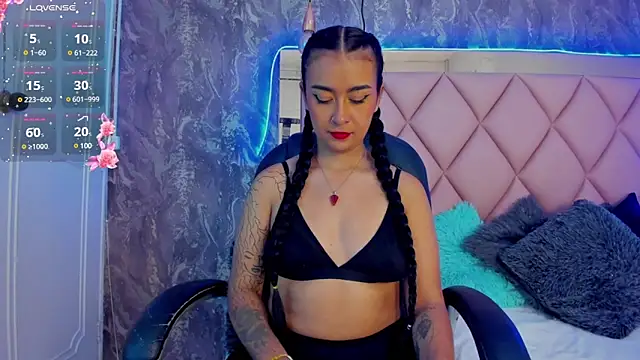 Snapshot of AntonellaQueenn chatting on 02-09-25, 12:08 AntonellaQueenn online show from 02-09-25, 12:08