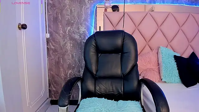 Snapshot of AntonellaQueenn chatting on 02-23-25, 11:22 AntonellaQueenn online show from 02-23-25, 11:22