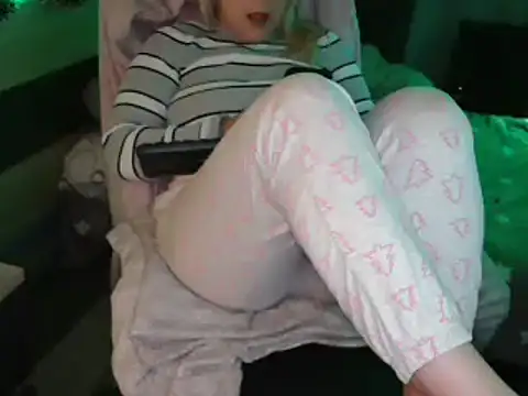 LaRa forU online show from 12-21-24, 07:16