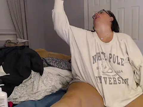 LauLauPAWG online show from 10-13-25, 02:22