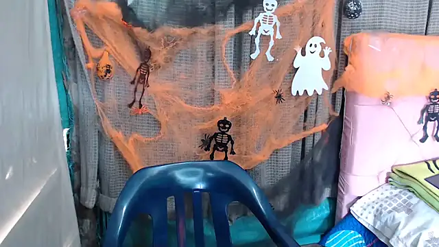 mom son dirty online show from 10-31-25, 02:18