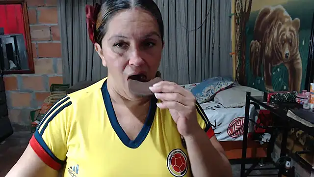Snapshot of mom_son_dirty chatting on 03-26-26, 10:04 mom son dirty online show from 03-26-26, 10:04