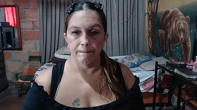 Snapshot of mom_son_dirty chatting on 03-29-26, 01:44 mom son dirty online show from 03-29-26, 01:44