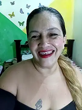 Snapshot of mom_son_dirty chatting on 04-16-26, 01:12 mom son dirty online show from 04-16-26, 01:12