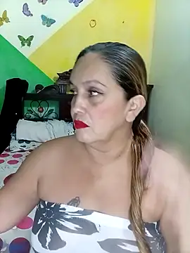 Snapshot of mom_son_dirty chatting on 04-19-26, 08:00 mom son dirty online show from 04-19-26, 08:00