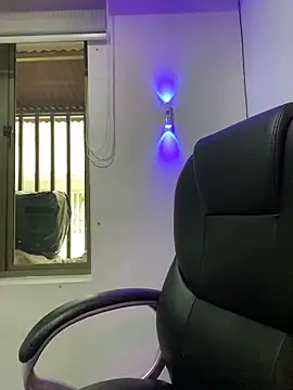 Snapshot of Milff_parkerrr chatting on 03-25-26, 10:05 Milff parkerrr online show from 03-25-26, 10:05