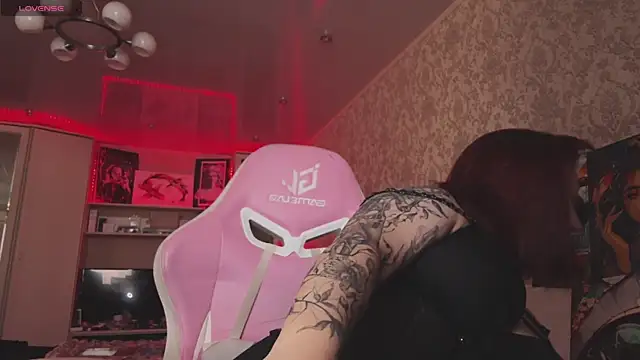 Snapshot of Dani_RedheaDevil chatting on 09-13-25, 05:40 Dani RedheaDevil online show from 09-13-25, 05:40