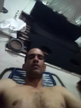 Snapshot of fersex2020 chatting on 10-13-25, 12:43 fersex2020 online show from 10-13-25, 12:43