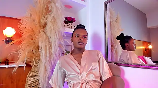 CamiEstrada online show from 02-05-25, 09:18