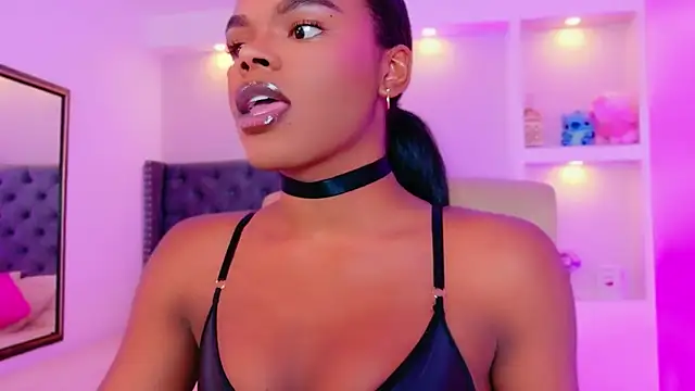 CamiEstrada online show from 09-29-25, 09:19