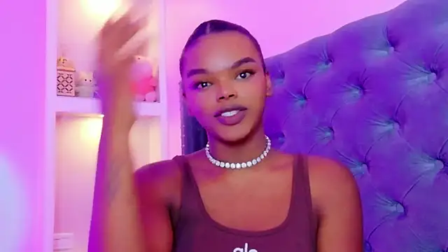 CamiEstrada online show from 10-19-25, 10:05