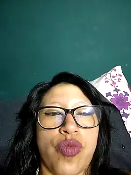 Snapshot of Giviper1 chatting on 01-08-25, 02:57 Giviper1 online show from 01-08-25, 02:57