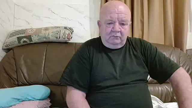 Snapshot of fullballs6 chatting on 02-23-26, 02:53 fullballs6 online show from 02-23-26, 02:53