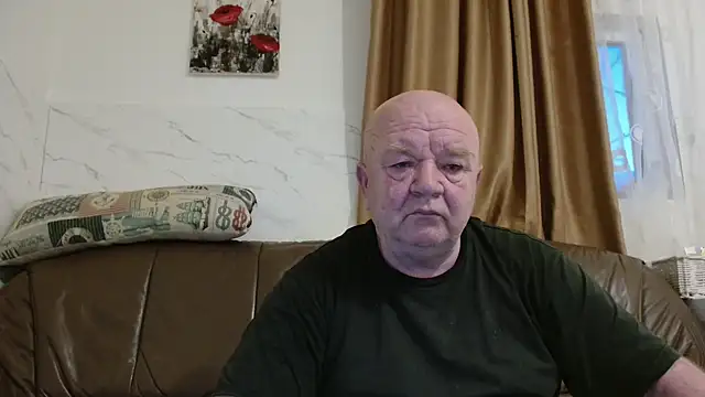 Snapshot of fullballs6 chatting on 02-24-26, 04:32 fullballs6 online show from 02-24-26, 04:32