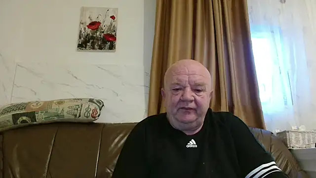 Snapshot of fullballs6 chatting on 02-25-26, 05:06 fullballs6 online show from 02-25-26, 05:06