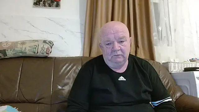 Snapshot of fullballs6 chatting on 02-26-26, 03:27 fullballs6 online show from 02-26-26, 03:27